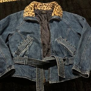Vintage 90s denim jacket with leopard collar